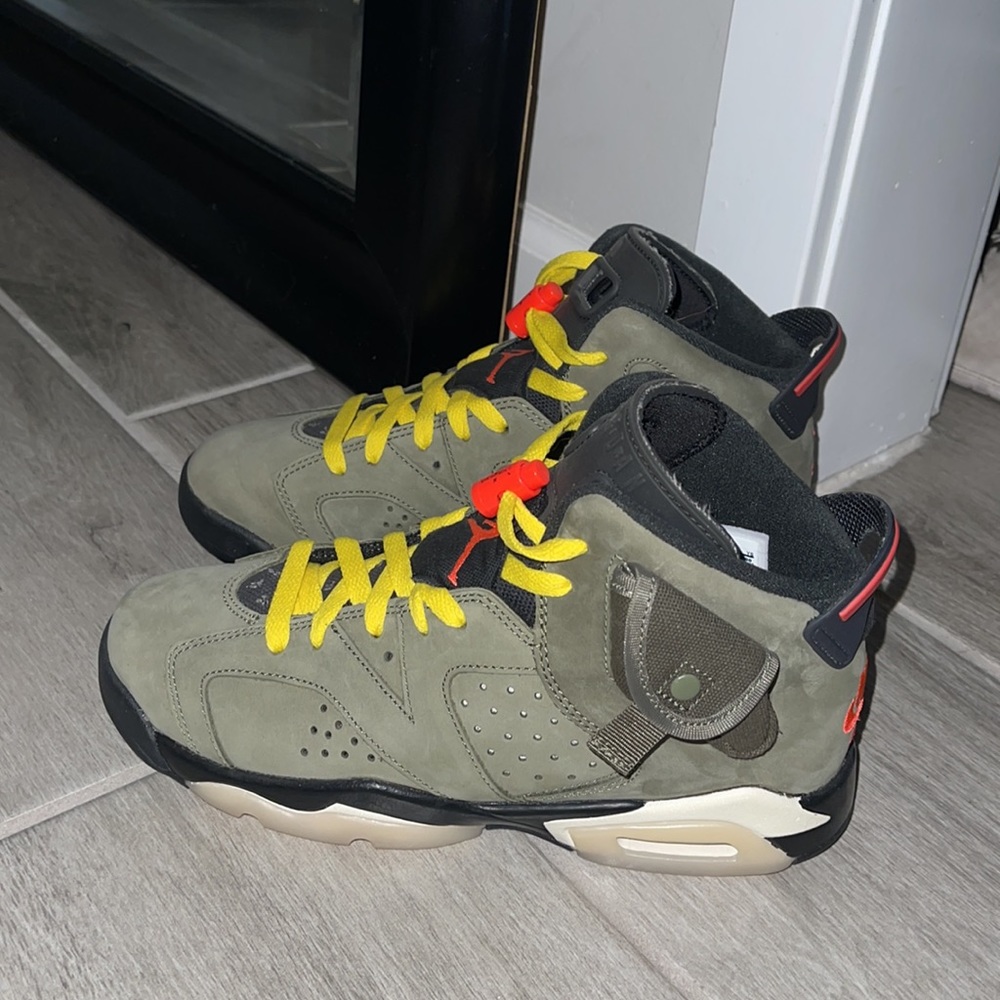 Travis Scott Jordan 6's